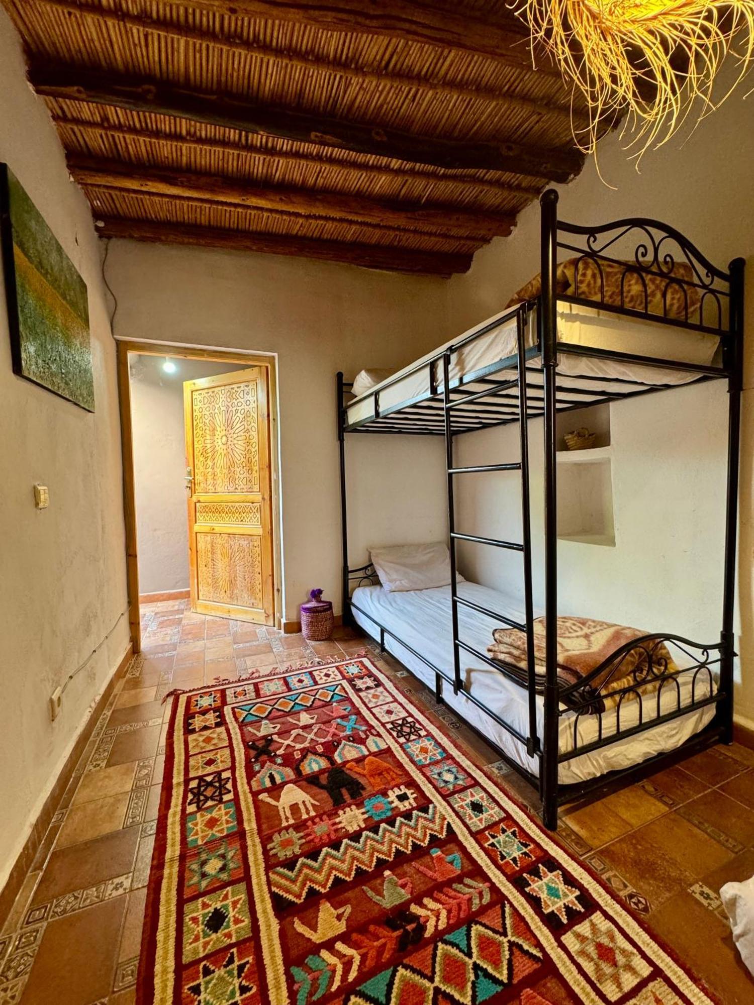 Jenny Lynn Hotel Tazrou Kültér fotó