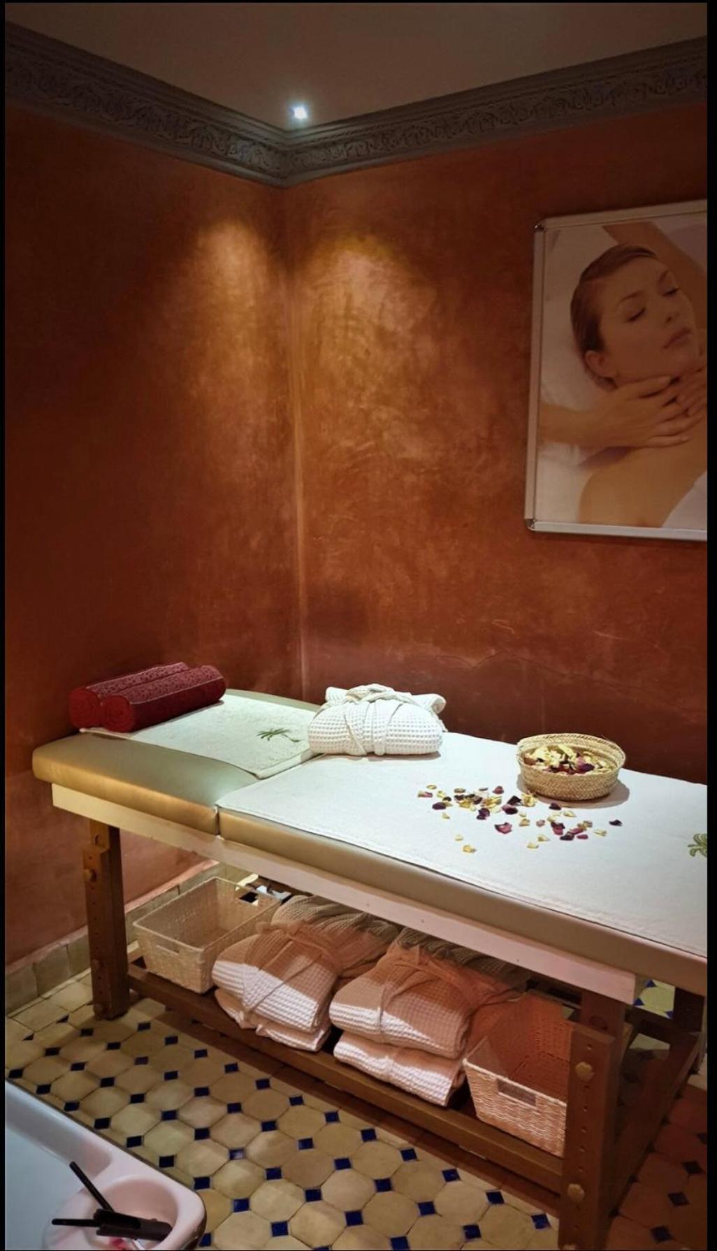 Jenny Lynn Hotel Tazrou Kültér fotó