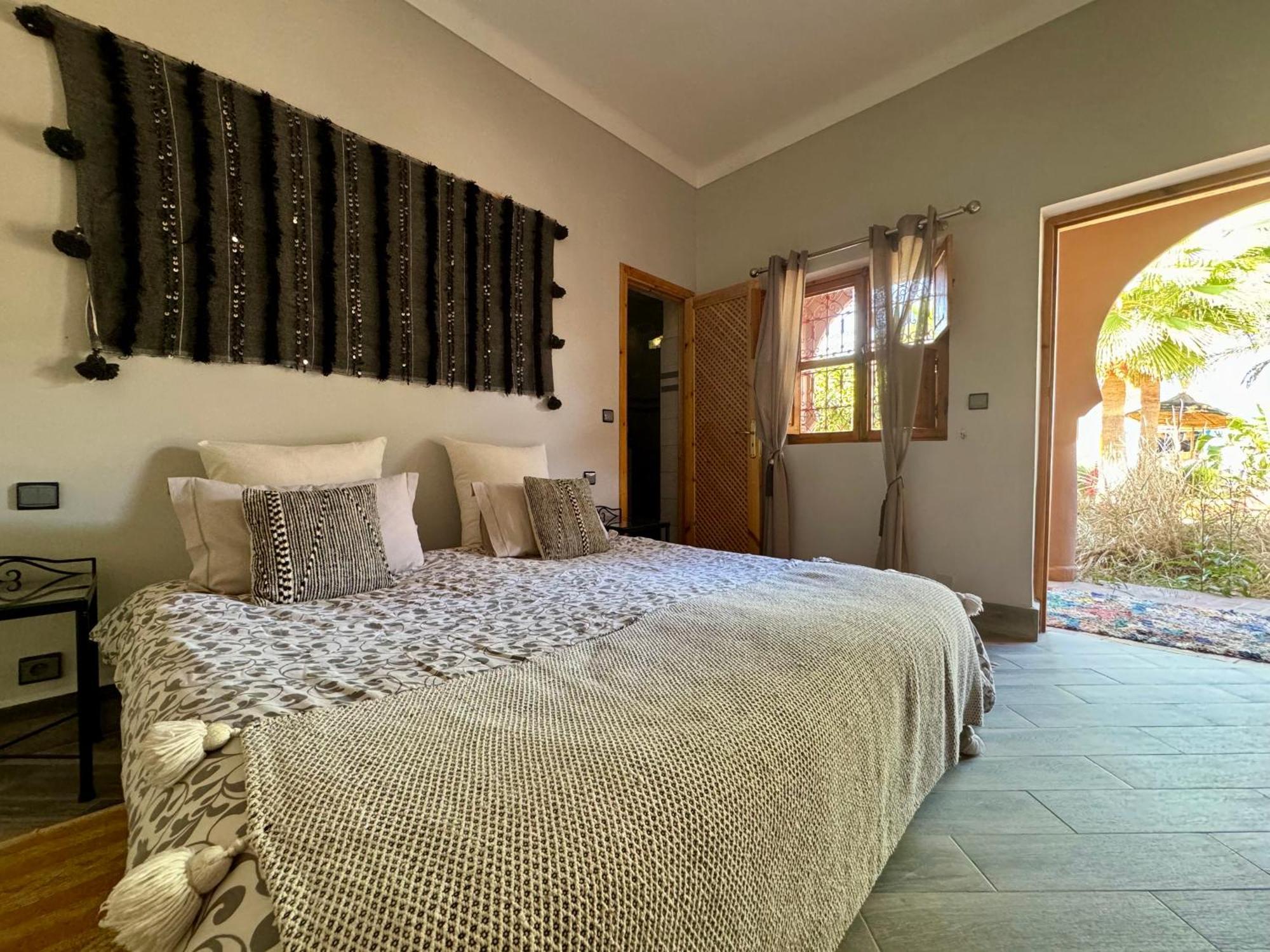 Jenny Lynn Hotel Tazrou Szoba fotó