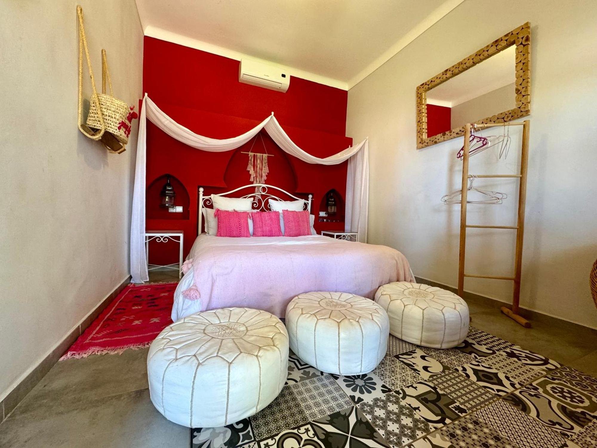 Jenny Lynn Hotel Tazrou Kültér fotó